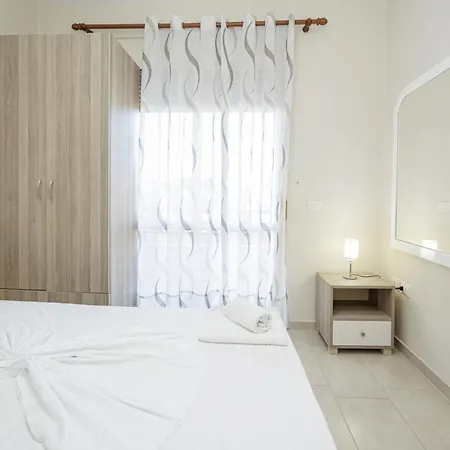 Vlore Apartamento Polisi i Vogel