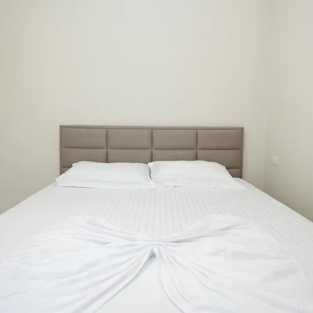 Vlore Apartamento Polisi i Vogel